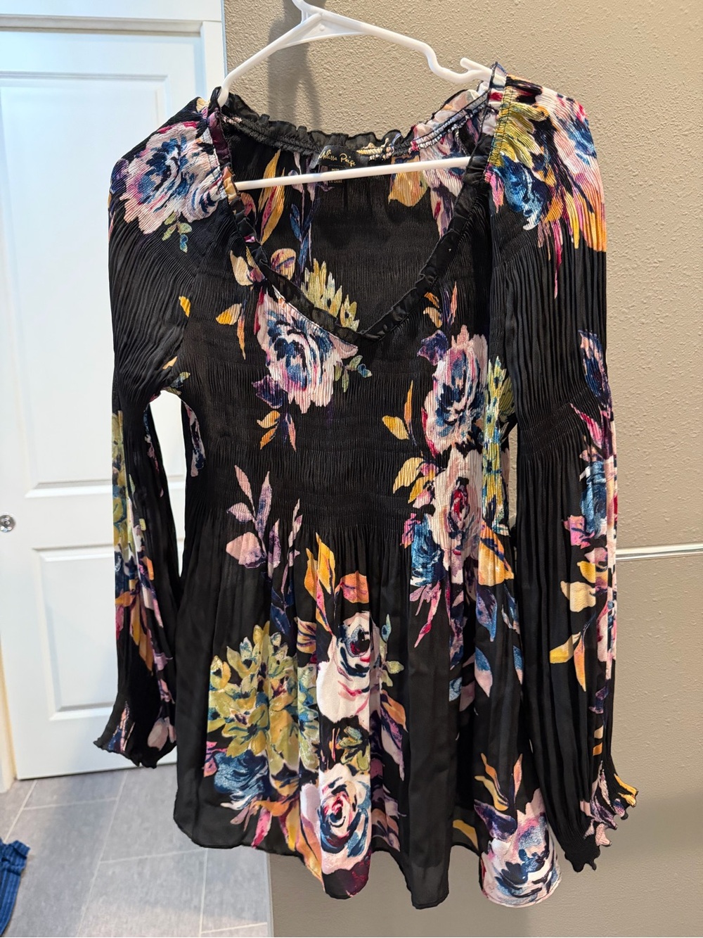 Melissa Paige Black Floral V-Neck Long-Sleeve Tunic